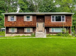 104 Smith Hill Rd, Airmont, NY 10952