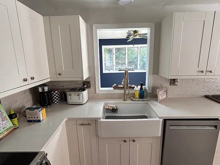 425 Hoover Rd — Photo 4