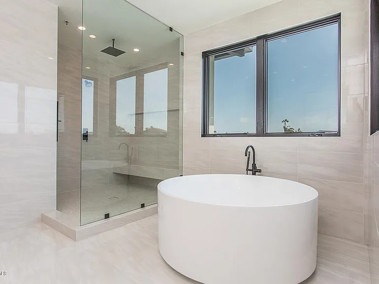 2120 Greencastle Way — Photo 15