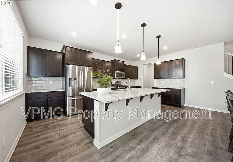 4704 NE 109th St — Photo 12