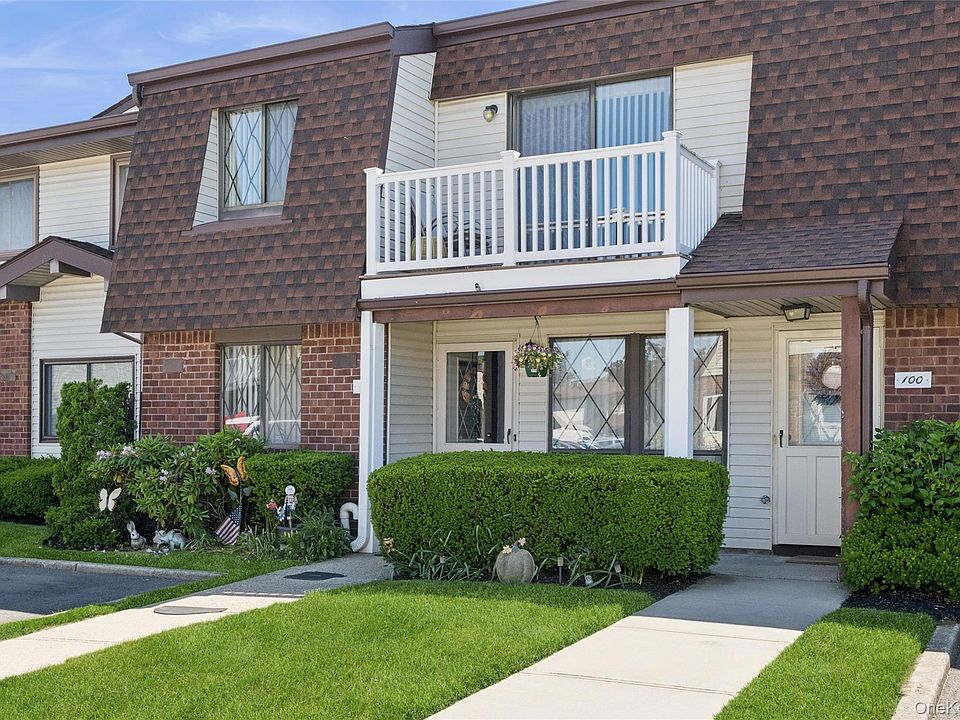 1st image of 100 Cambridge Dr S #100