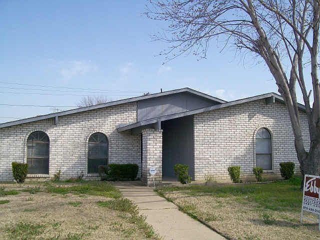 1st image of 2905 Housley Dr