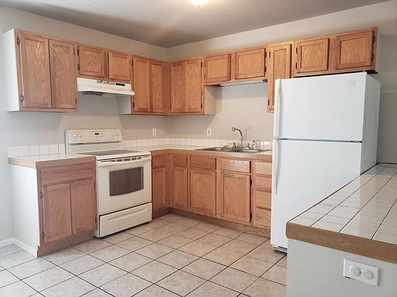 3rd image of 120 Tower St