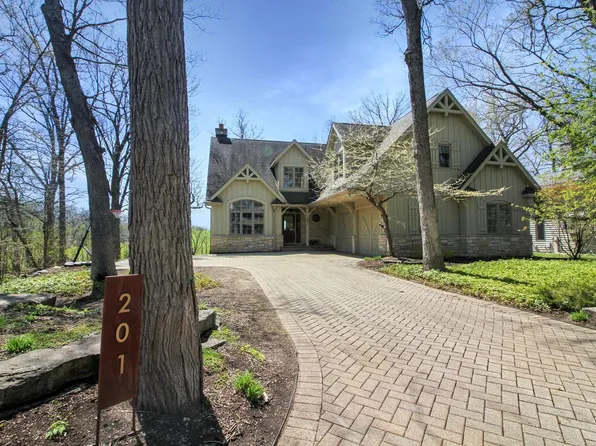 201 Abbey Springs DRIVE, Fontana, WI 53125