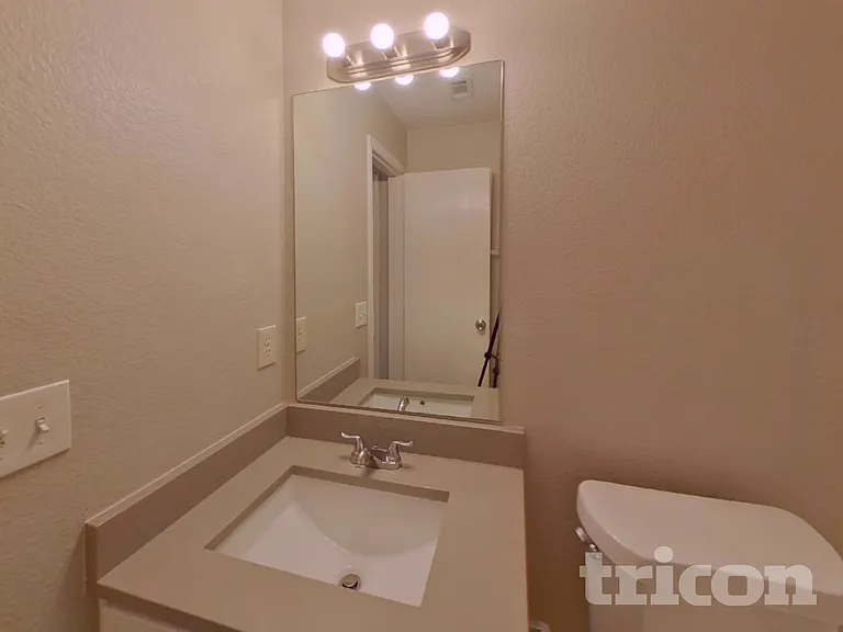 1619 Columbia Dr — Photo 14