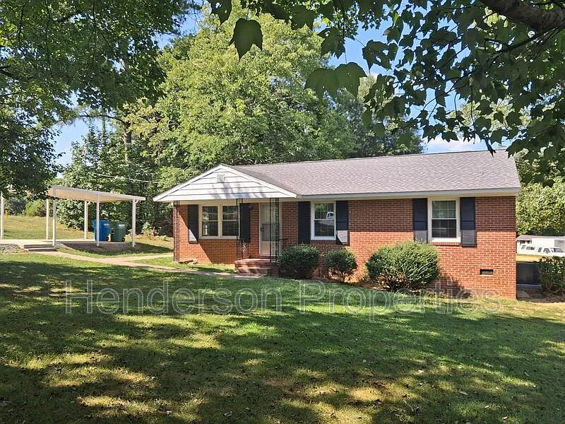 1317 Ross Dr