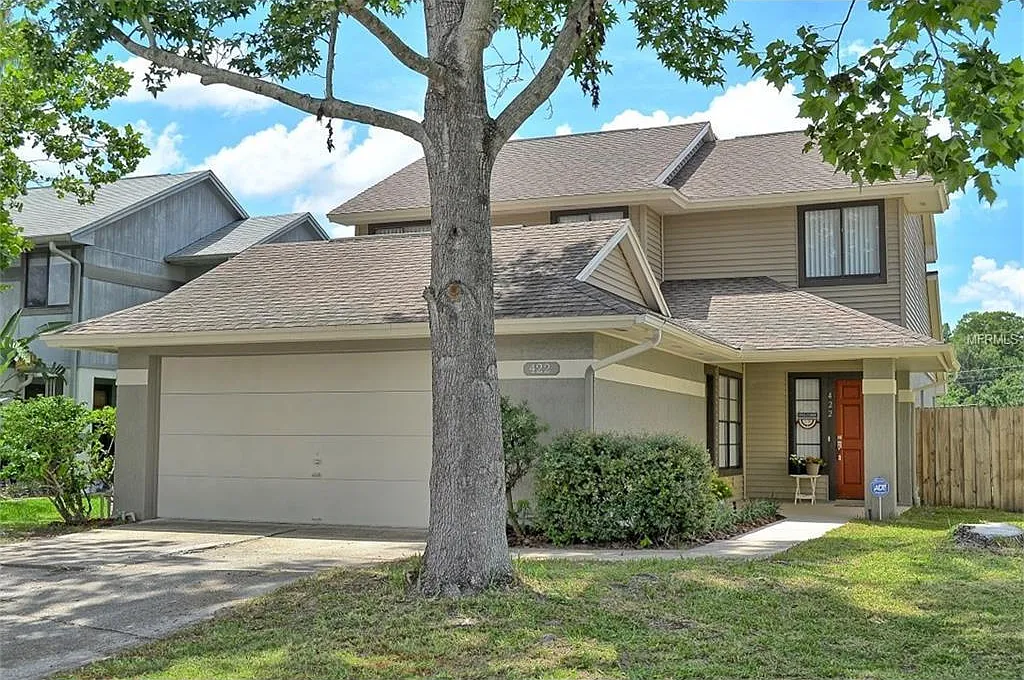 422 E Springtree Way — Photo 1