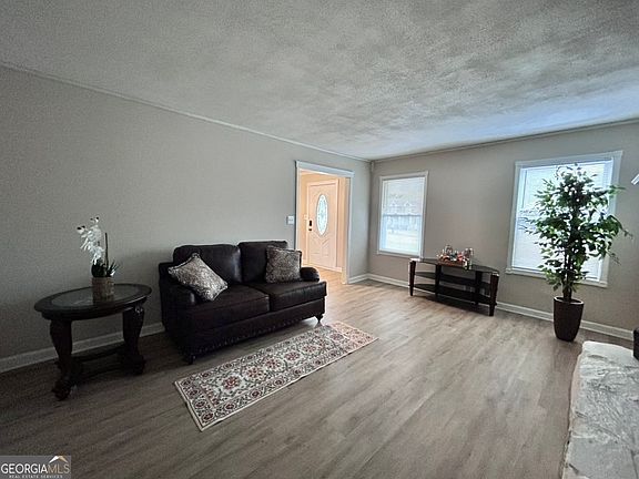 4th image of 3991 Arbor Ln SE