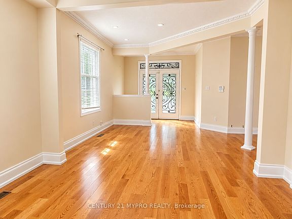 5th image of 178 Stonemanor Ave