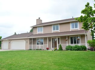 N74W23380 S Ridgeview Cir, Sussex, WI 53089