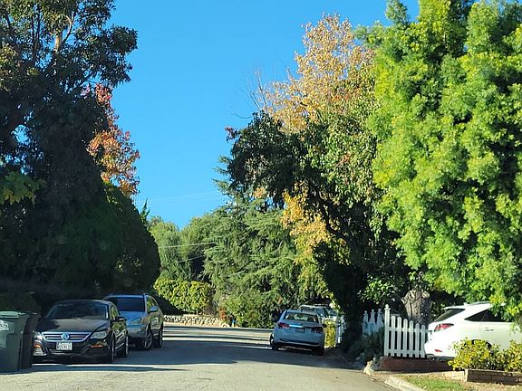 4th image of 2811 Casitas Ave