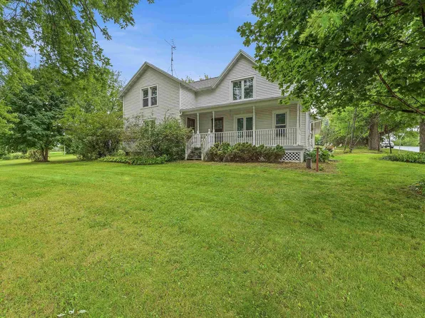 N1911 Hilltop Rd, Markesan, WI 53946