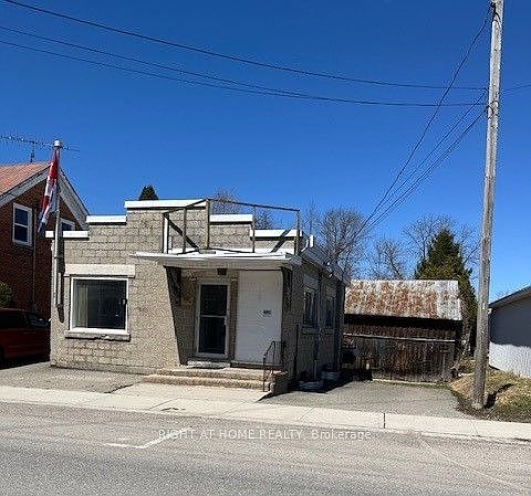2nd image of 8 Main St N