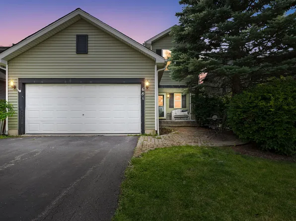 681 W Huron Hills Trl, Round Lake Heights, IL 60073