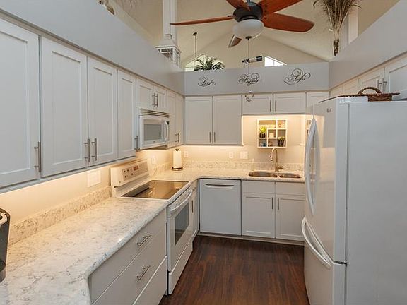 5th image of 2420 Johio Bay Dr