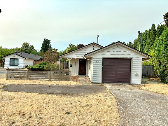 2nd image of 2915 NE Fremont Dr