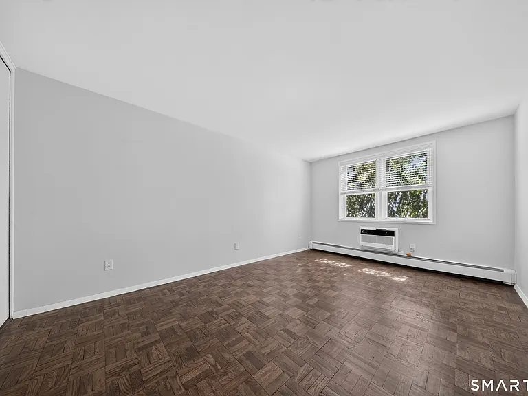 140 Grove St #2H — Photo 10