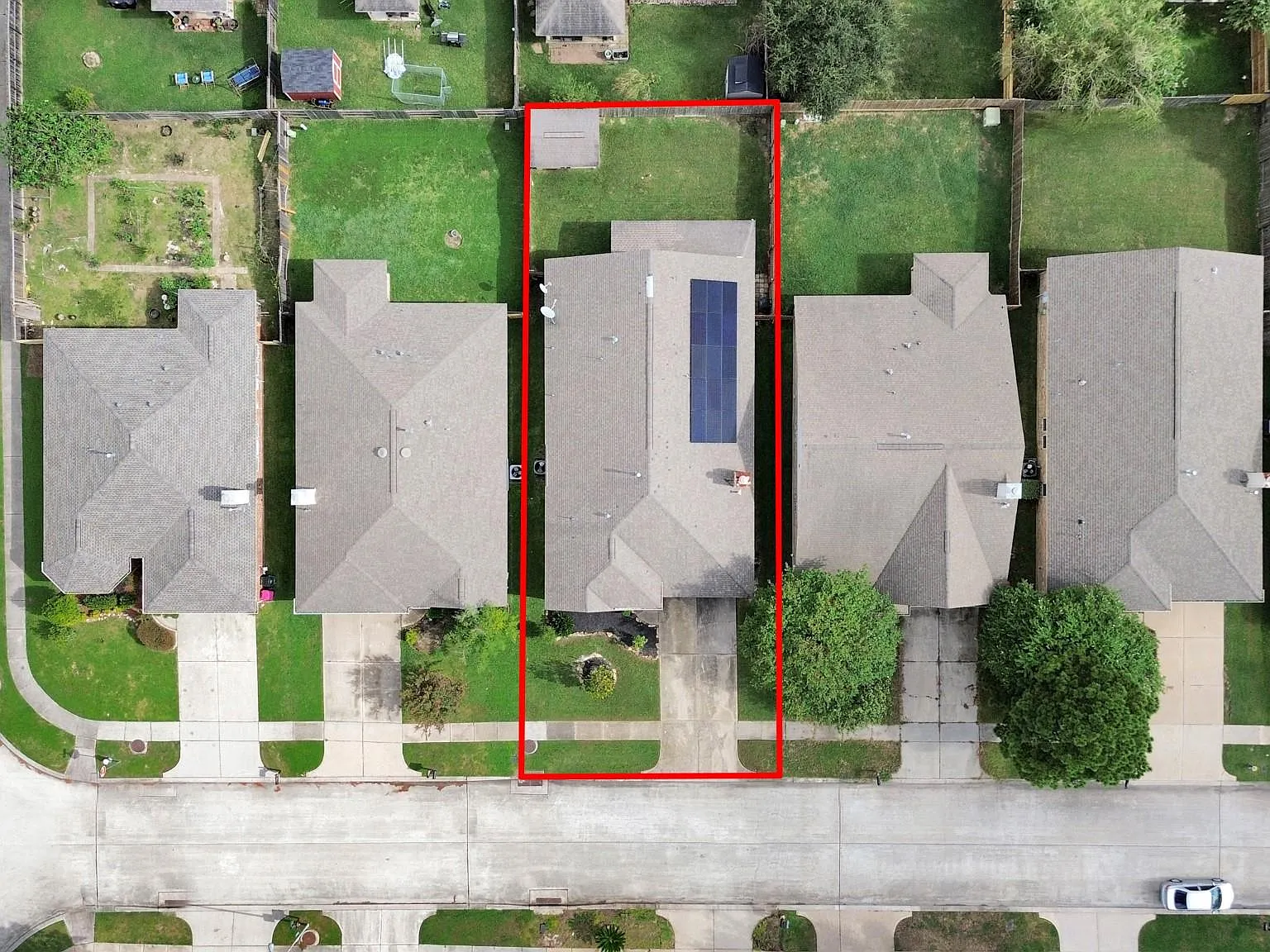 3 bed, 2.0 bath, 2148 sqft, $2,300 — Photo 3