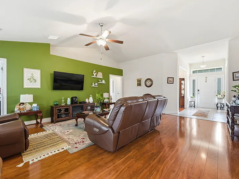 5923 NW Brianna Ct — Photo 15