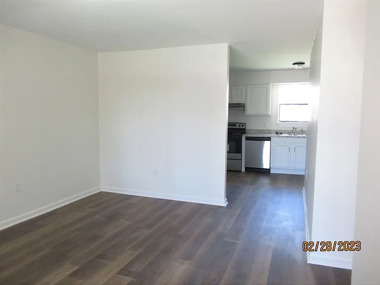 251 Rast St #L8 — Photo 18