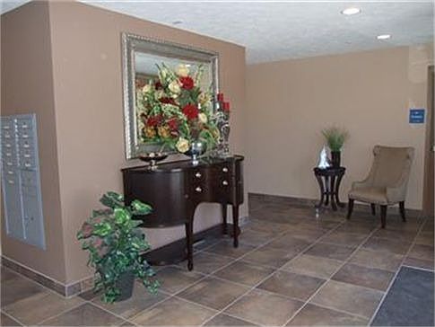 3rd image of 9625 Larimar Dr #Bg9w