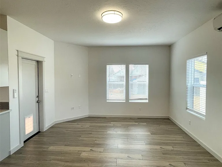5899 N Lakeshore Way — Photo 6