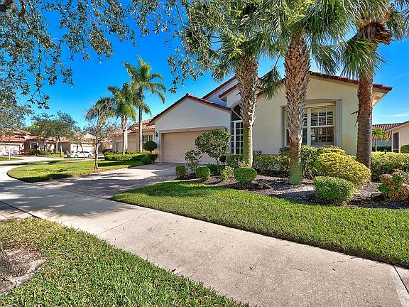 303 NW Shoreview Dr