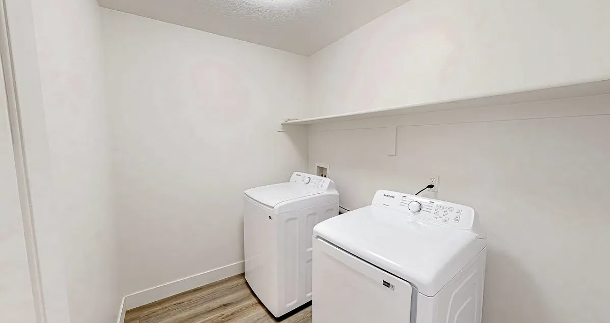3 bed, 2.5 bath, 1533 sqft, $1,990 — Photo 2