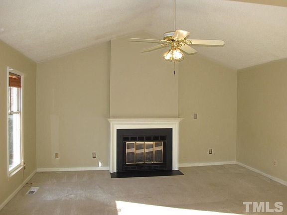 2nd image of 2225 Gentry Dr