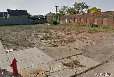 2nd image of 215 Chandler St