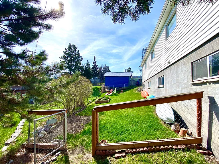 25 Summit Ave #A — Photo 12