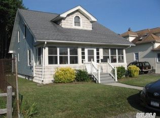 59 Rollstone Ave, West Sayville, NY 11796