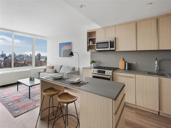 315 West 33rd Street 26E image 2 of 61