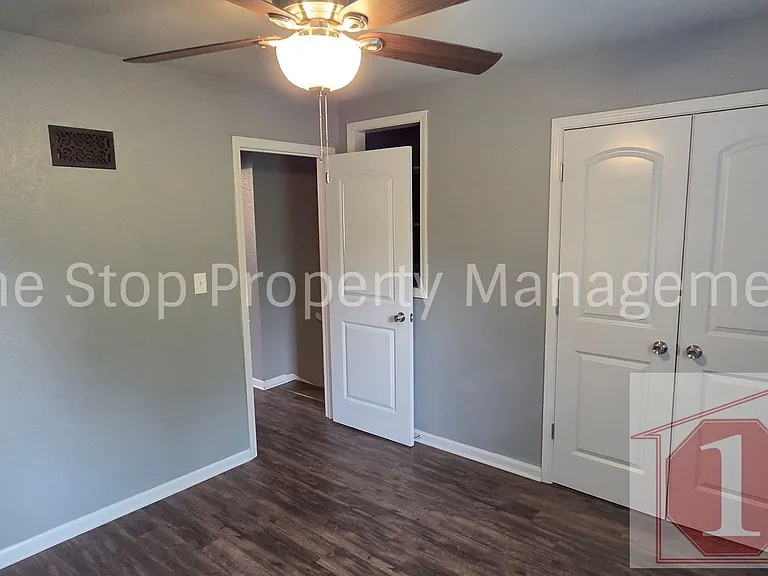 608 NE Florence Ave #A — Photo 14