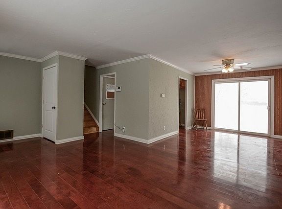3rd image of 22510 Jeffrey Ave