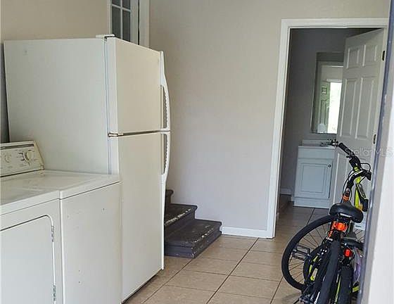 3rd image of 15491 Lime Dr