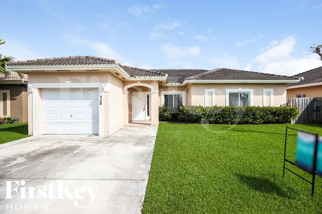 3 bed, 2.0 bath, 1762 sqft, $2,685 — Photo 1