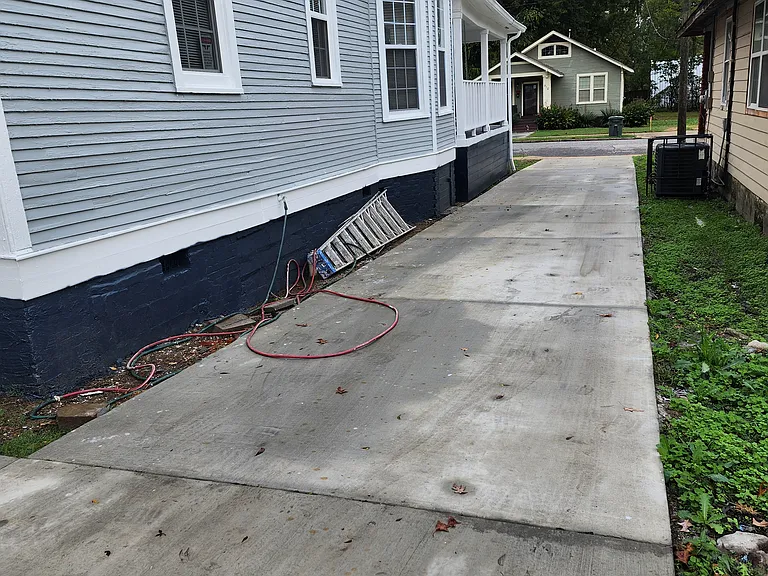 911 Polk Ave — Photo 12