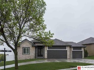 3804 N 194th St, Elkhorn, NE 68022
