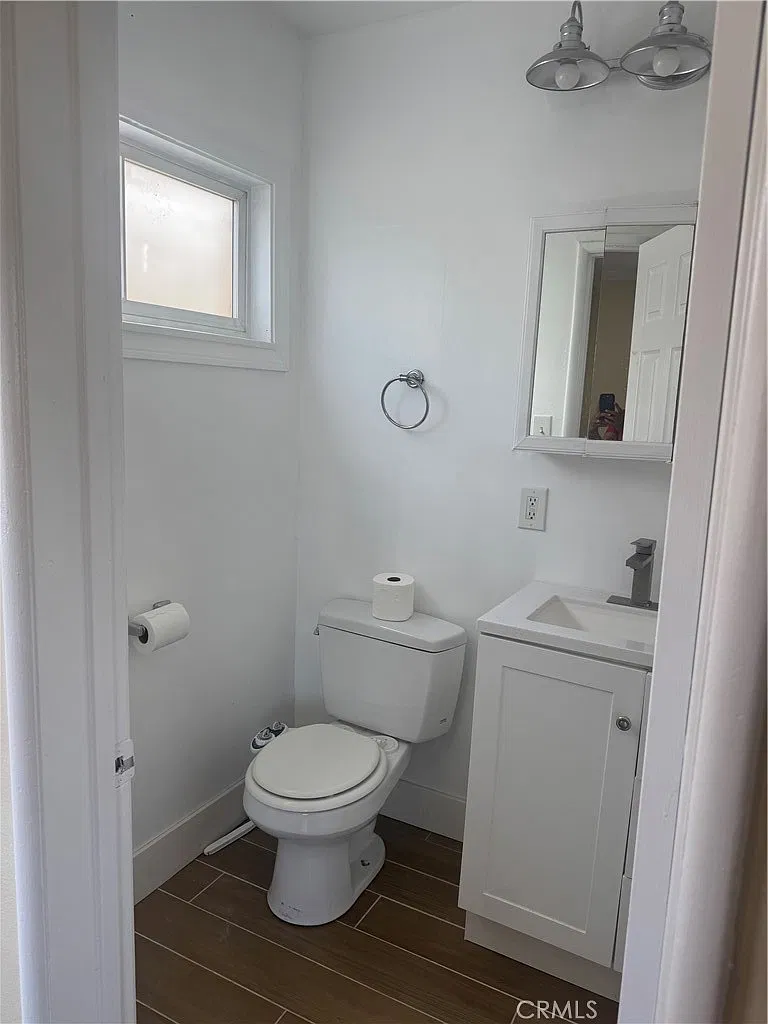 3 bed, 850 sqft, $3,500 — Photo 3