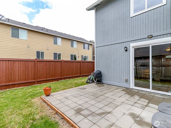 5th image of 3109 L Street NE