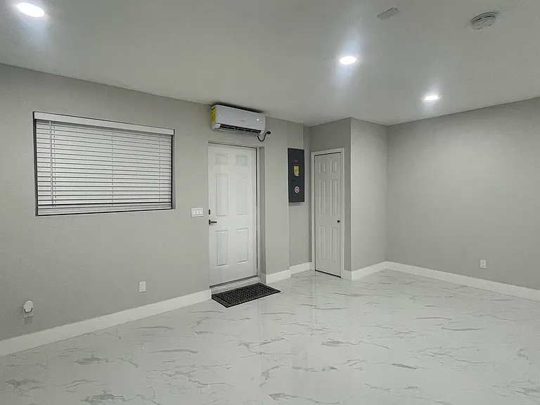 221 NE 23rd Ave #A — Photo 29