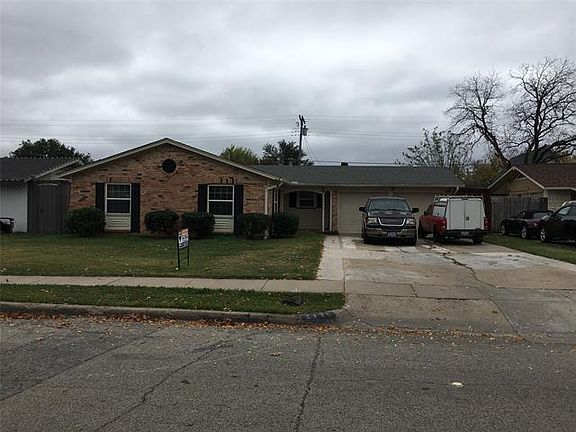 3rd image of 2426 Lasalle Dr