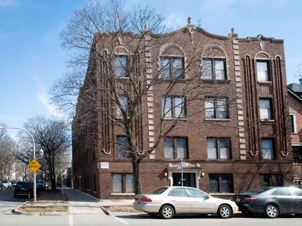 3325 N Lakewood Ave, Chicago, IL 60657
