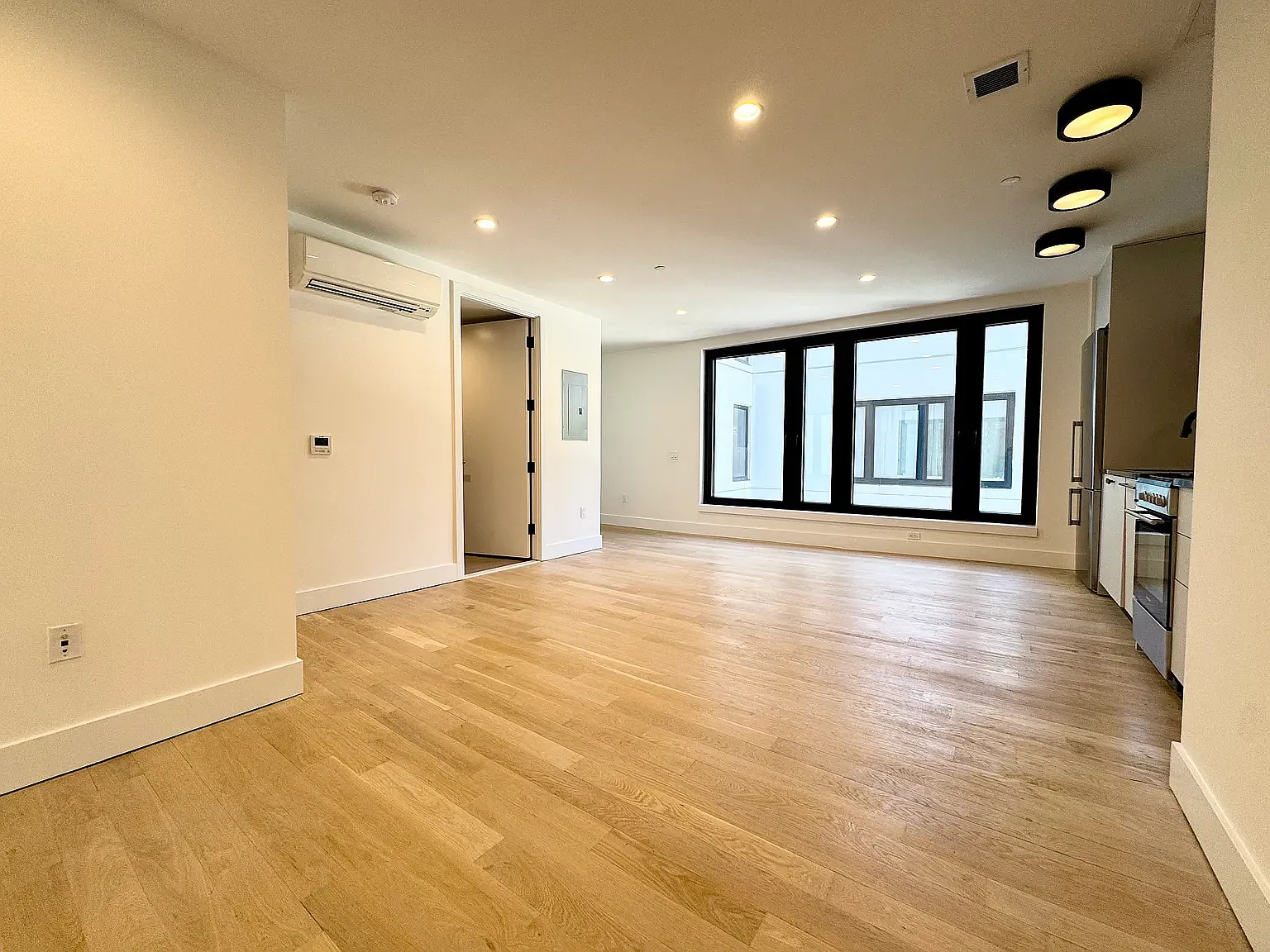 260 Gold Street — Photo 2