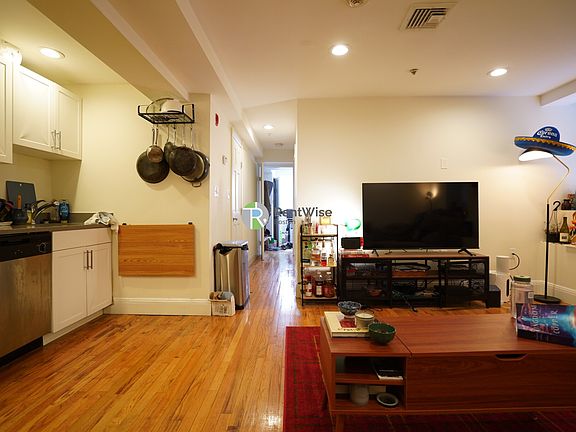 2nd image of 10 Brainerd Rd #17