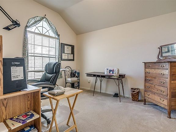 5th image of 505 Oakdale Ct