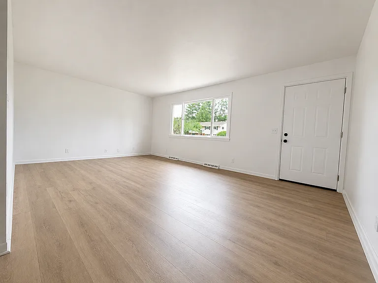 3202 W Birkshire Dr — Photo 10