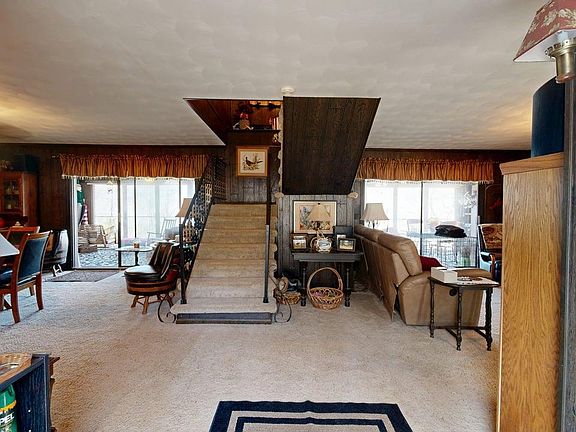 3rd image of 426 Burgess Rd