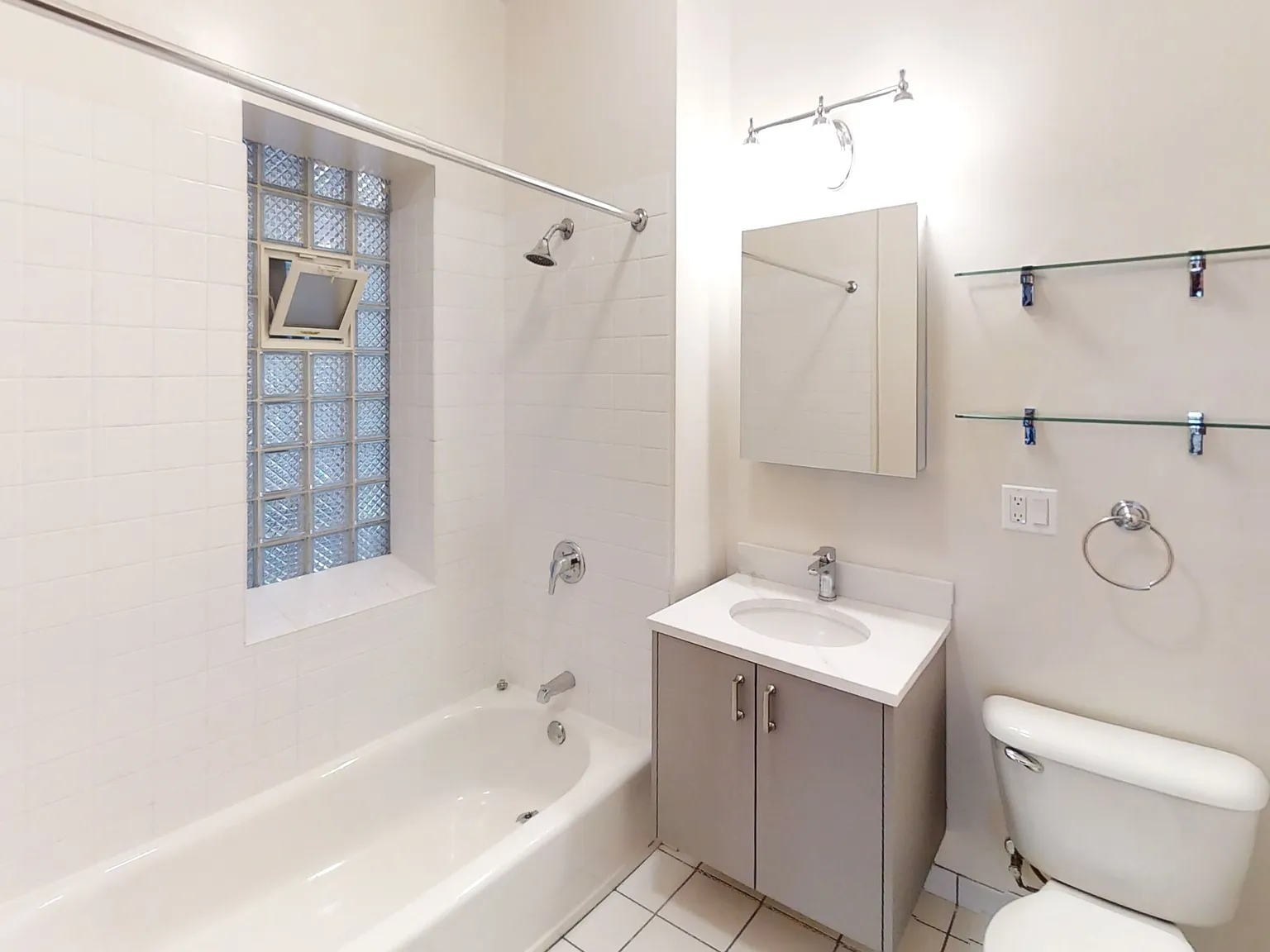 2 bed, 1100 sqft, $3,000 — Photo 2